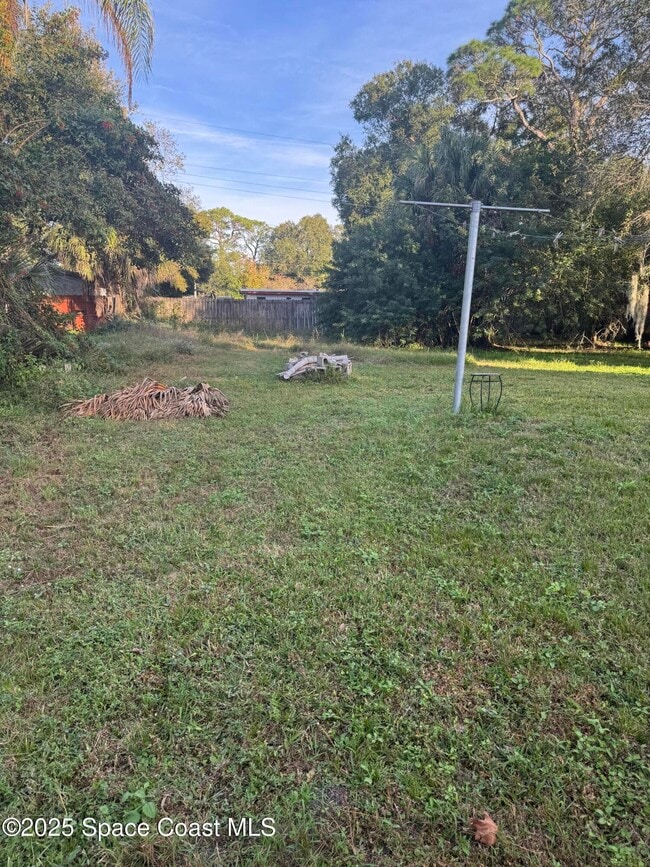 Building Photo - 358 Palm Ave