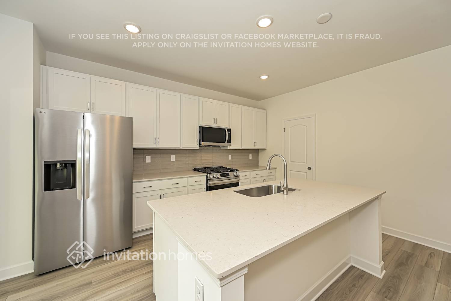 Building Photo - 208 E Millbrook Dr