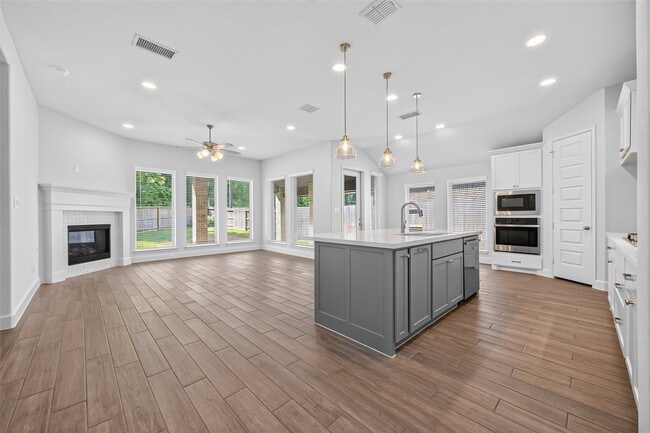 Building Photo - 232 W Netleaf Ct