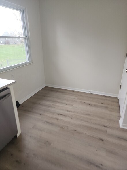 Building Photo - 1200 Hollar Ln