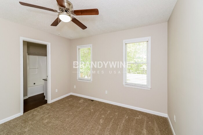 Building Photo - 147 Wesley Mill Dr