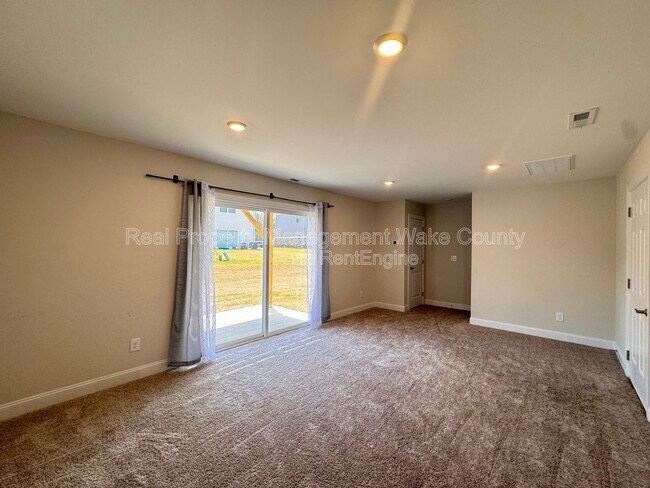 Building Photo - 5334 River Reach Dr