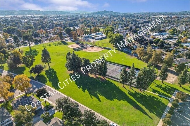 Building Photo - 2429 College Ln