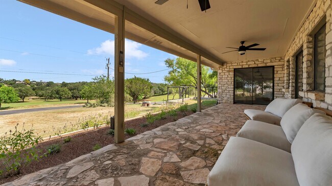 Building Photo - 113 W Bluebonnet Rd
