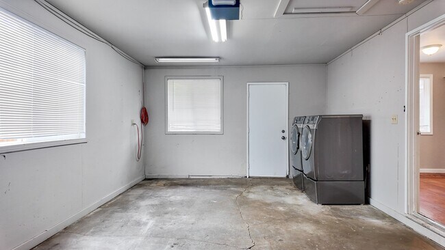 Building Photo - Charming 3BR Home with Massive Fenced in Yard