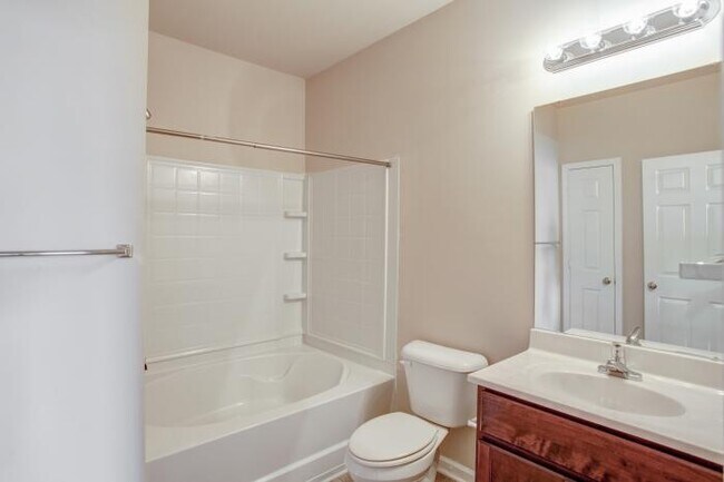 Building Photo - 2 bedroom in Spartanburg, SC SC 29301