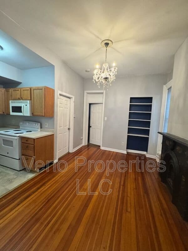 Building Photo - 293 Hudson Ave