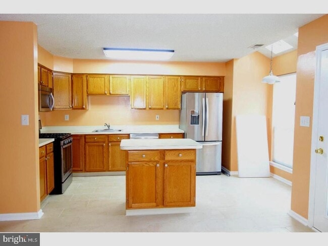 Building Photo - 162 Shrewsbury Ct