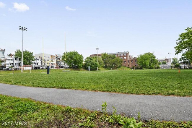 Building Photo - 27 Seaton Plz NE