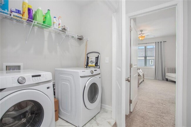 Building Photo - 1961 James Red Moore Blvd