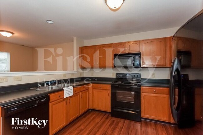 Building Photo - 955 Littleton Dr