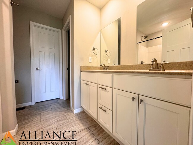 Building Photo - Beautiful Home in Rock Creek School District!