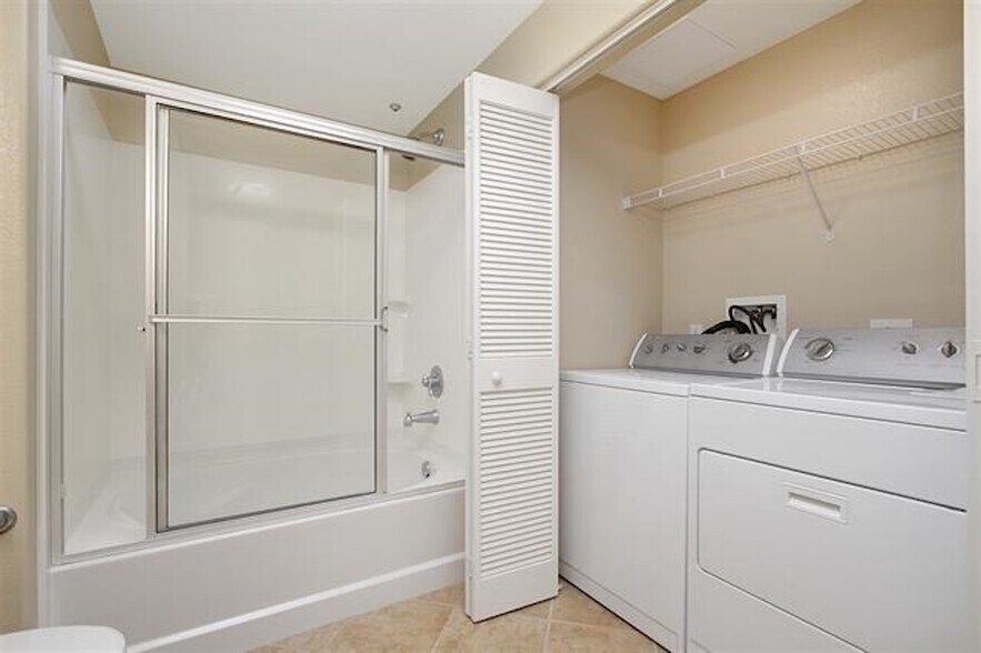 Building Photo - 3887 Pell Pl