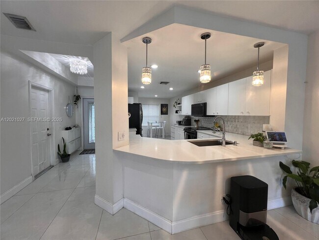 Building Photo - 1590 Orion Ln