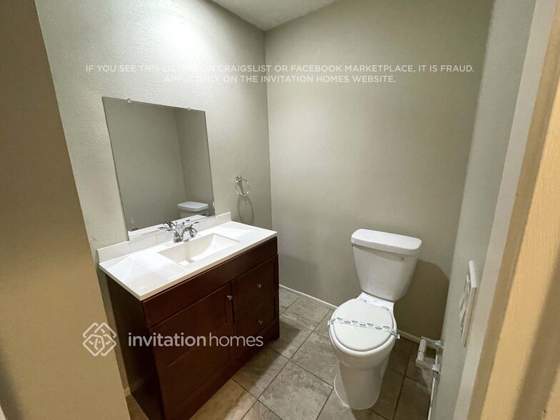 Building Photo - 22845 Tamarack Ln