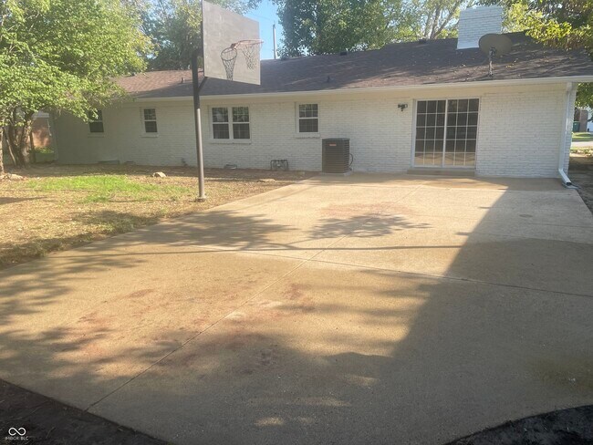 Building Photo - 1416 Miami Ct S