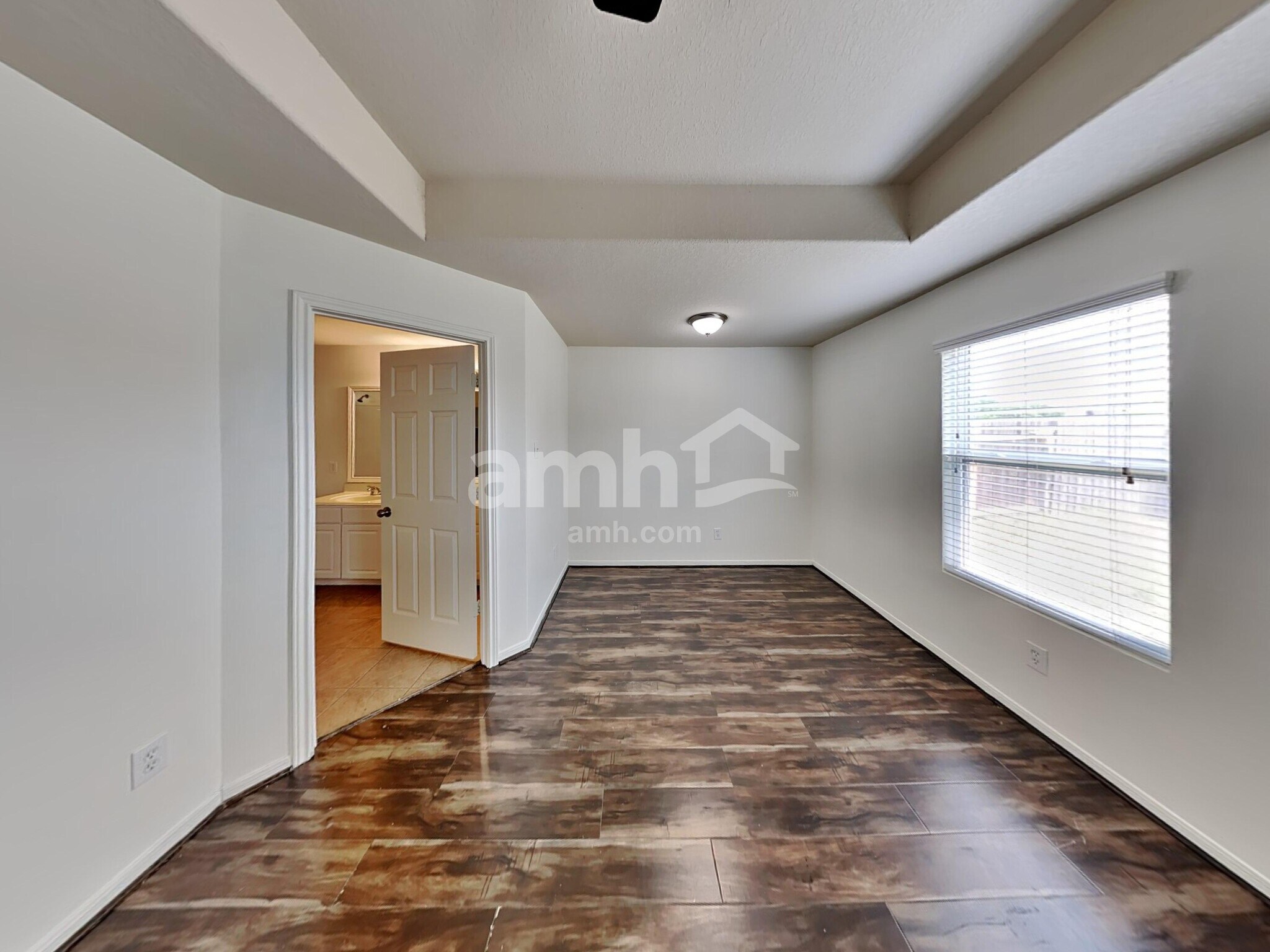 Building Photo - 2322 Old Ox Rd