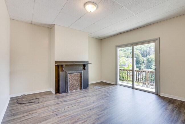 Building Photo - 2614 S 18th St