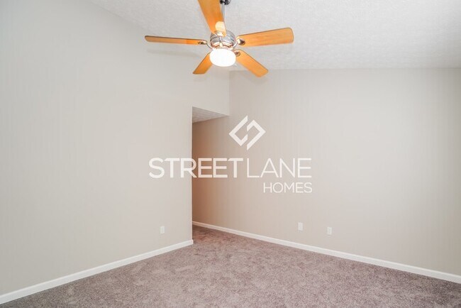 Building Photo - Large 3 BR attractive home is ready for mo...