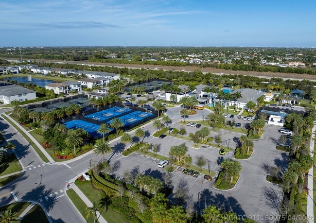 Building Photo - 17081 Five Waters Ave