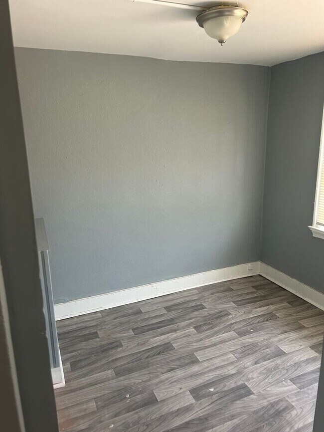 Building Photo - Gorgeous 3 Bed 1 Bath Home For Rent!