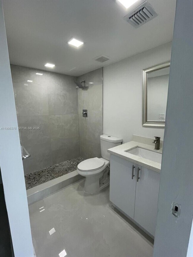 Building Photo - 9460 Tangerine Pl