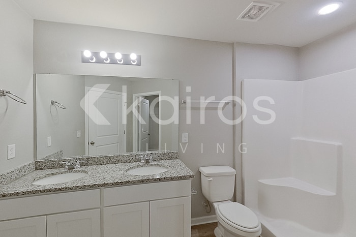 Building Photo - 21664 Yosemite Blvd