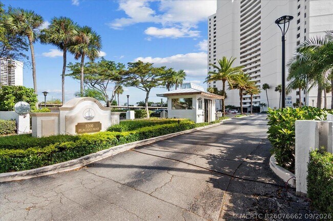 Building Photo - 5200 N Flagler Dr