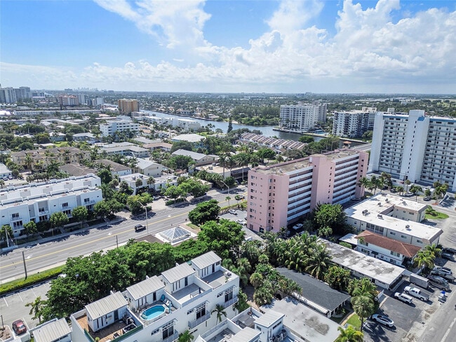 Building Photo - 3270 NE 15th St