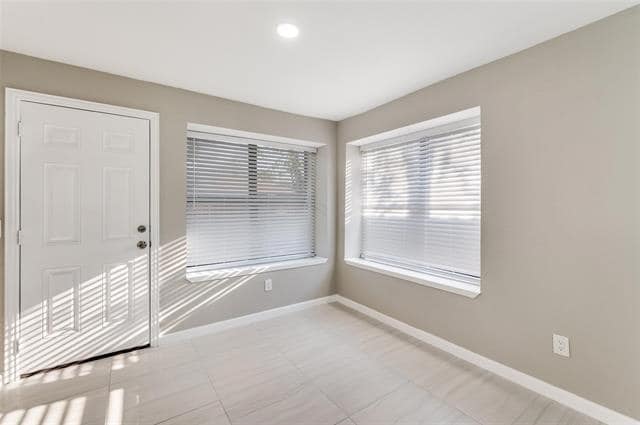 Building Photo - 2301 Stillmeadow Dr