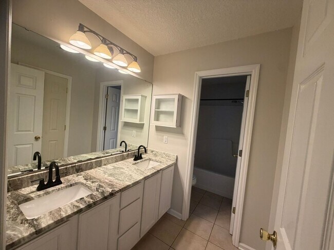 Building Photo - 104 Shearman Way