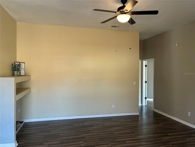 Building Photo - 5841 Dorham Pl