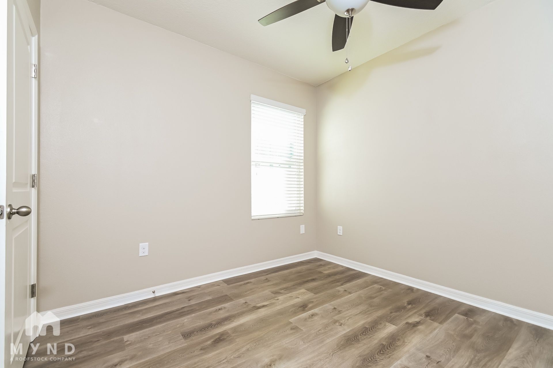 Building Photo - 11161 Leland Groves Dr