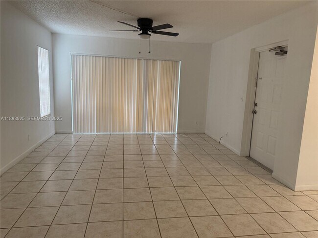 Building Photo - 1101 Green Pine Blvd