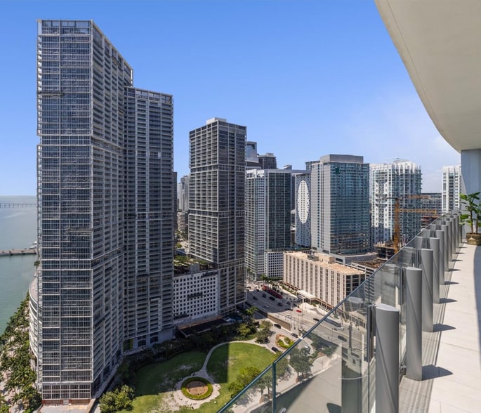 Building Photo - 300 Biscayne Boulevard Way
