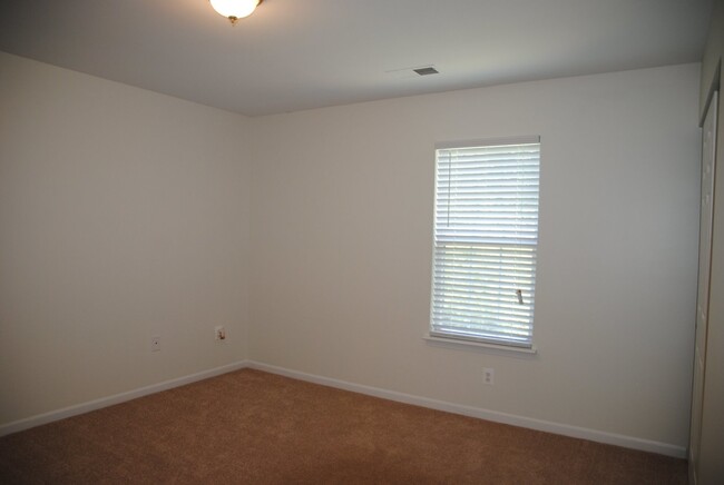 Building Photo - Upscale 2 BDRM, 2 BATH Condo in N. Stafford