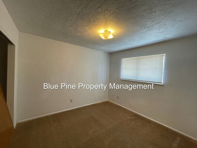 Building Photo - 1474 Benton St