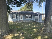 Building Photo - 806 N Capelle St