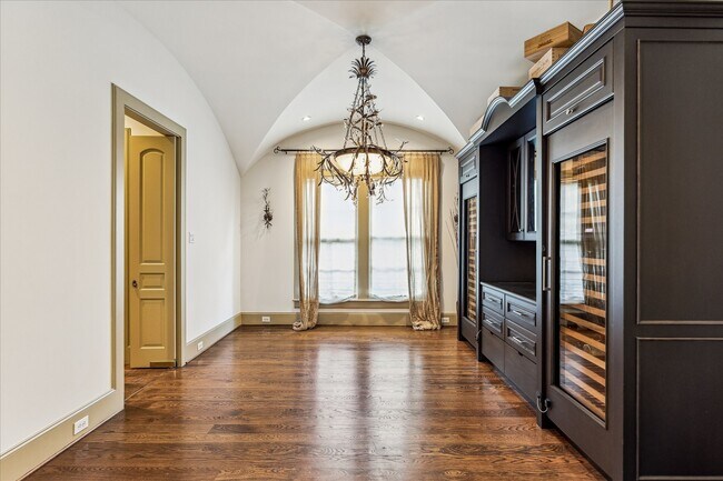 Building Photo - 4800 Palm St