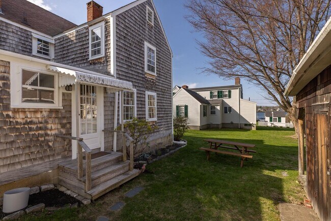Building Photo - 17 Elm Ct