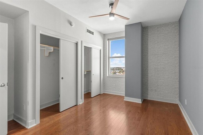 Building Photo - 1120 E Kennedy Blvd