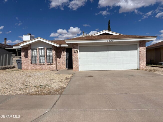 Primary Photo - 10928 Duke Snider Cir