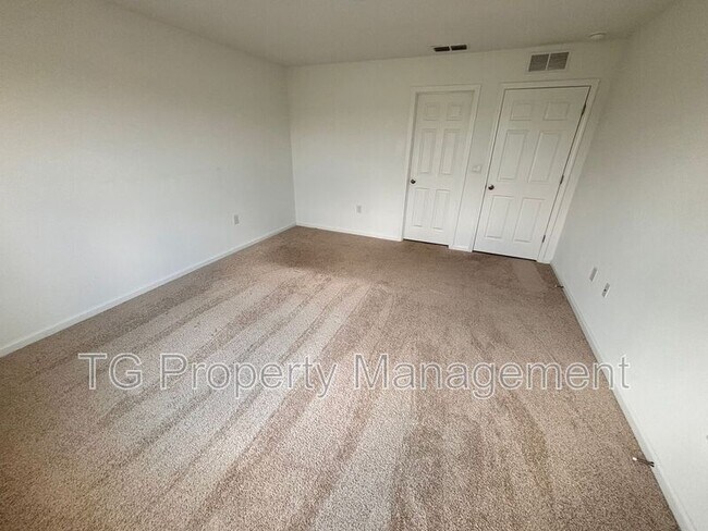 Building Photo - 9015 Gifford Dr