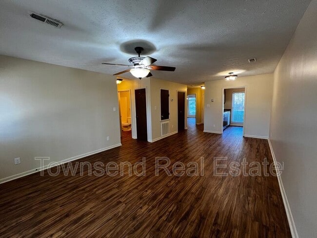 Building Photo - 2704 Helaman Ct