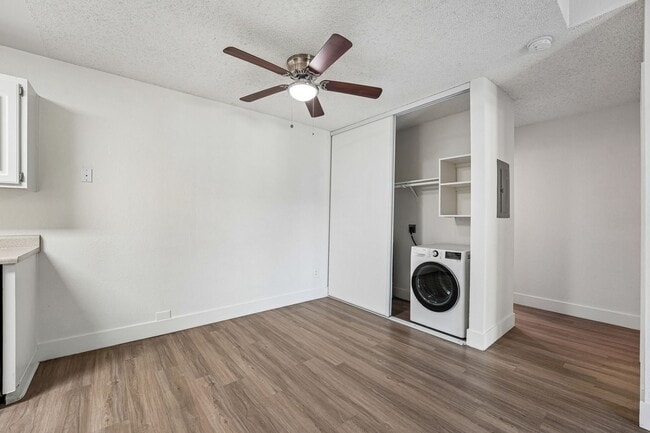 1x1 In-Unit Laundry (Select Units) - The Huntley Apartments