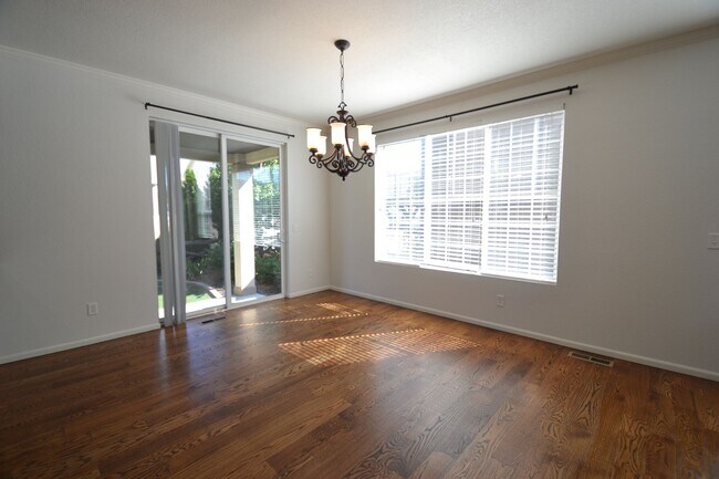 Building Photo - 4 bedrooms and large loft in Banning Lewis...