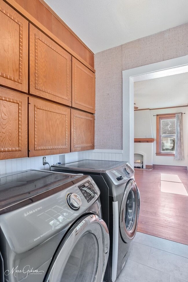 Building Photo - Beautiful 3 Bed 3 Bath