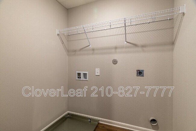 Building Photo - 9223 Foxing Blf