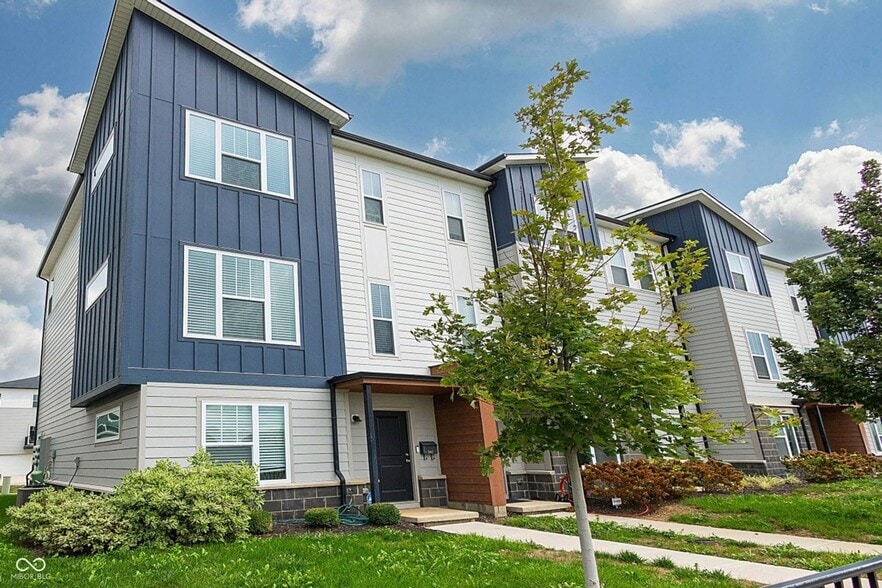 Building Photo - 2942 W New York St