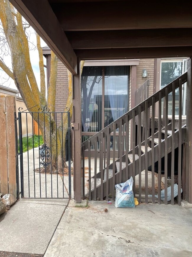 Building Photo - Beautiful South Ogden home